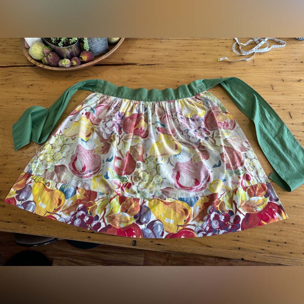 Vintage Fruit Half Apron Apple Grapes Pears Cherries Blueberries